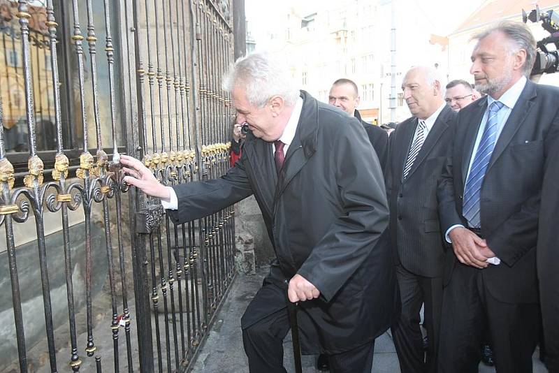 Prezident Miloš Zeman u andělíčka