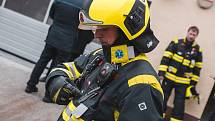 Sbor profesionálních hasičů v Praze-Radotíně je prvním sborem, který používá 15 chytrých zásahových obleků smartPRO, na jejichž vzniku se podílela Fakulta elektrotechnická Západočeské univerzity v Plzni.