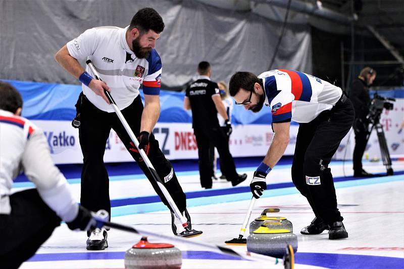 Curling v Plzni. Českým mužům se ve středu nedařilo, když podlehli Dánsku 4:10.