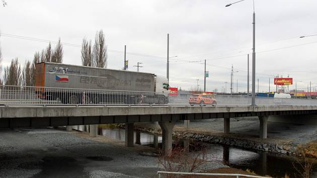 Mosty na Rokycanské třídě jsou od pondělí oficálně otevřené