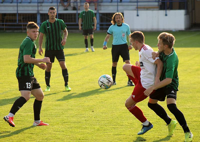 4. kolo divize A: SK Klatovy 1898 - FC Rokycany 2:0 (0:0).