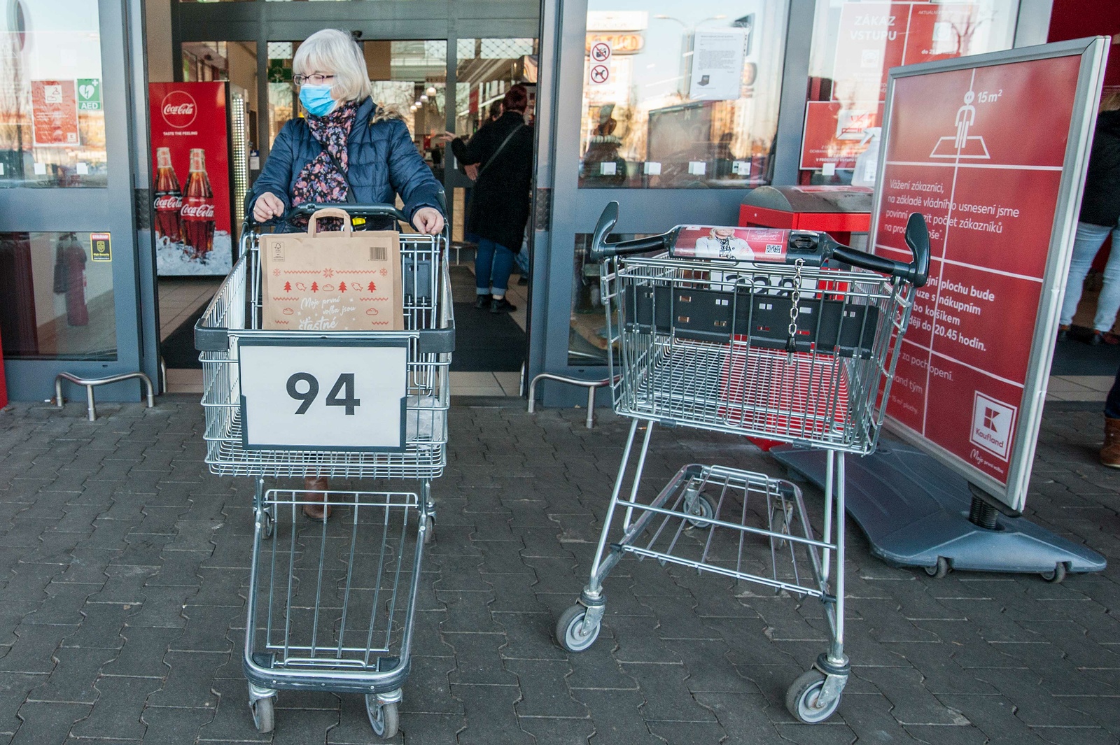 FOTOGALERIE: Do obchodu jen s nákupním vozíkem - Plzeňský deník