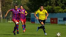 5. kolo 1. ligy žen: FC Viktoria Plzeň (na snímku fotbalistky v červenomodrých dresech) - AC Sparta Praha 1:3 (0:1).