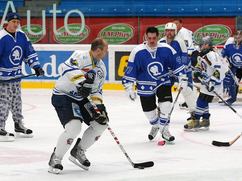 Stovky fanoušků plzeňských indiánů přišly v sobotu dopoledne do ČEZ areny za svým hokejovým týmem