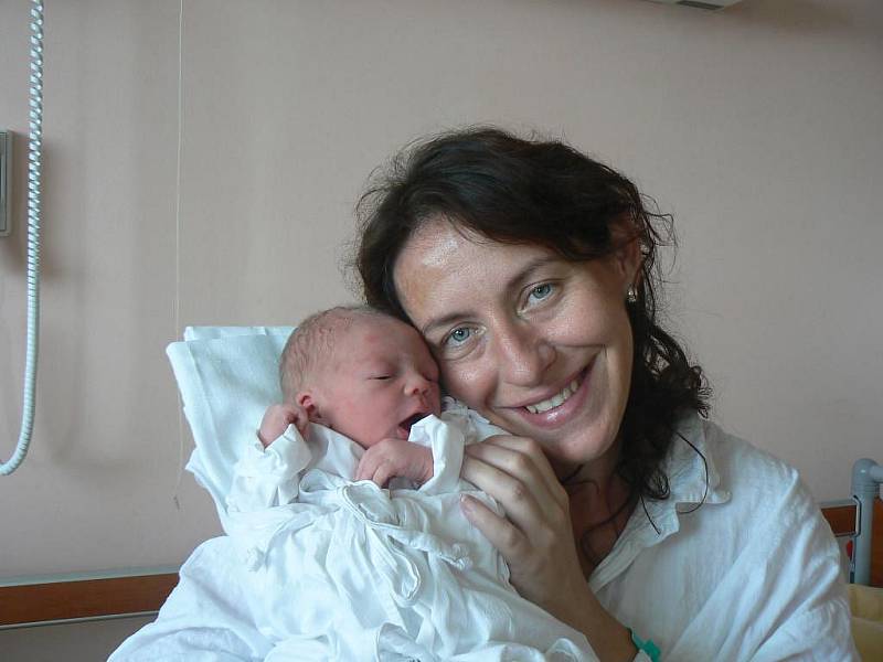 Kateřině Pirnerové a Jiřímu Kasalovi z Blovic se 10. června ve 2.25 hod. narodil ve FN v Plzni prvorozený syn, který dostal jméno po tatínkovi – Jiřík (2,79 kg, 47 cm)