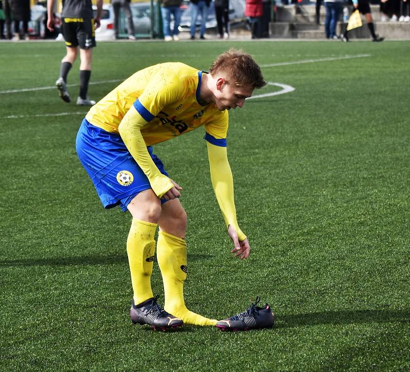 FORTUNA ČFL, skupina A (18. kolo): FC Písek - FK ROBSTAV Přeštice (na snímku fotbalisté v tmavých dresech) 1:1.