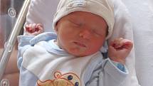 Jonáš Kalina se narodil 24. února ve 4:15 mamince Elišce a tatínkovi Tomášovi z Plzně. Po příchodu na svět v plzeňské FN na Lochotíně vážil bráška dvouleté Emičky 3800 gramů.