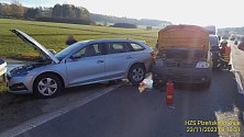 Nehoda u kruhového objezdu v Losiné ve směru na Plzeň