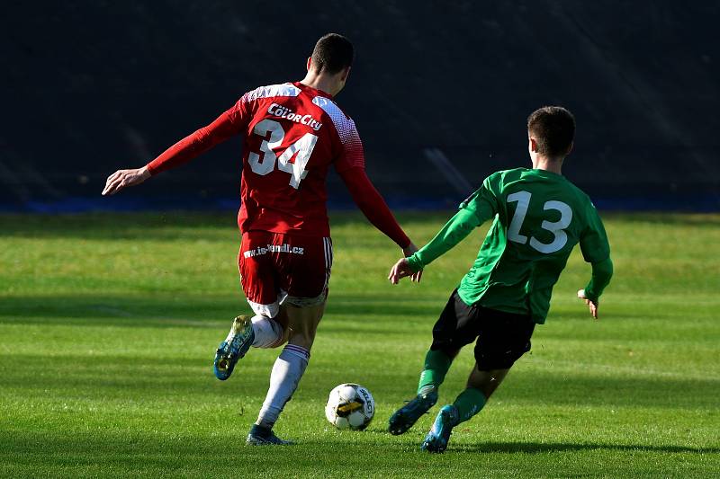 15. kolo FORTUNA divize A: SK Petřín Plzeň (na snímku fotbalisté v červených dresech) - FK VIAGEM Příbram B 3:1.