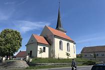První písemná zmínka o kostelu pochází z poloviny 14. století.