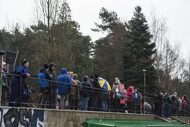 Novoroční koupání otužilců na Boleváku.