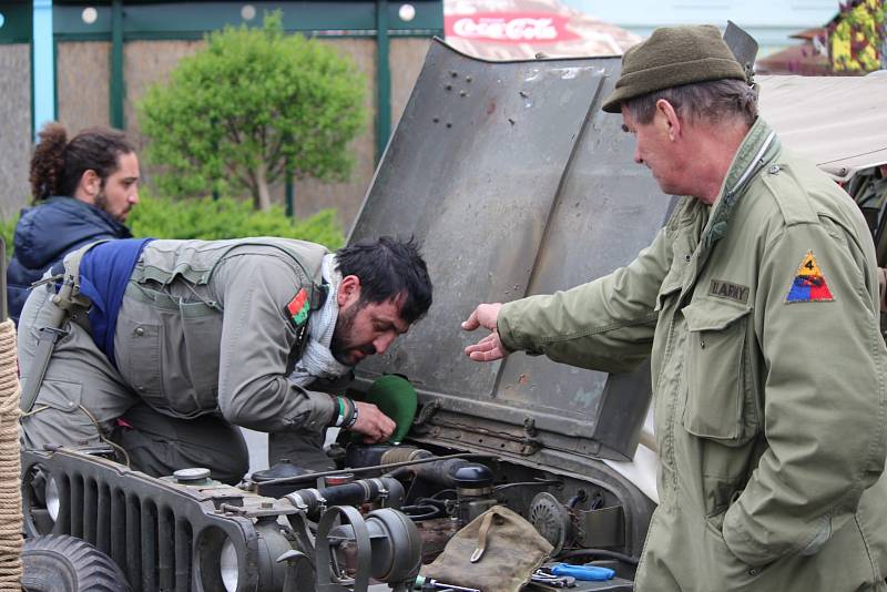 Prezentace dobového vojenského tábora americké armády z května 1945 a života civilního obyvatelstva.