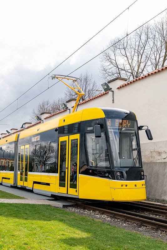 Takhle vypadají nové tramvaje pro Plzeň.