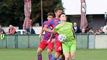 Fotbalisté FC Viktoria Plzeň B (červenomodří) vyhráli v Sokolově 1:0 díky brance Jedličky z 63. minuty utkání.