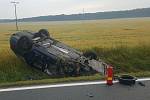Nehoda osobního auta a autobusu u Chotěšova
