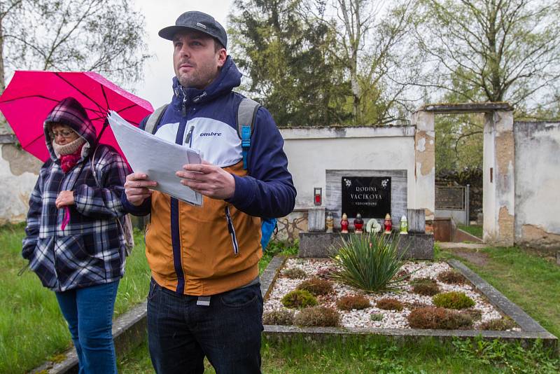 Zahájení turistické sezóny 2017 v Nepomuku. Připravena byla i prohlídka místního hřbitova.