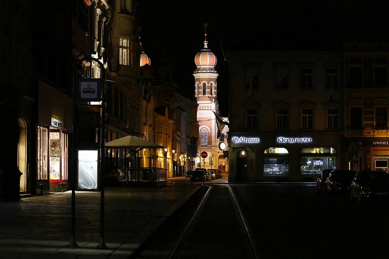 Náměstí Republiky v Plzni, pohled Prešovskou ulicí na Velkou synagogu.