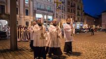 Kněží plzeňské diecéze se vydali průvodem z biskupství do katedrály sv. Bartoloměje, aby společně zahájili postní dobu.