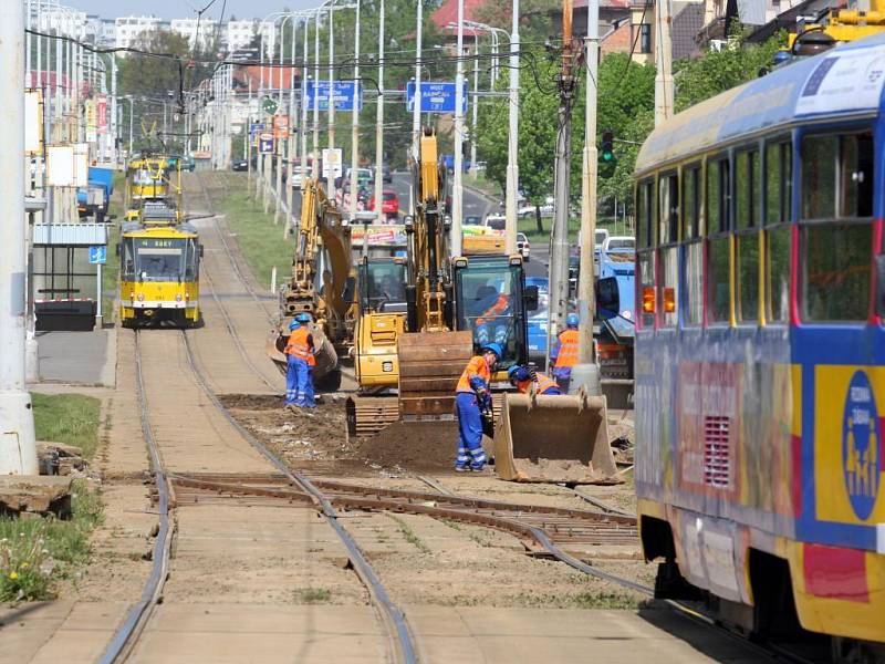 Na trase 1 a 4 jezdí tramvaje od úterý v úseku od rondelu ke křižovatce s Lidickou ulicí po jednokolejce