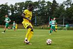 Senegalský fotbalista Ibrahim Sow (na archivním snímku ve žlutém) se v ČFL trefil hned ve druhé utkání za FK Robstav.