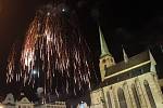 Novoroční ohňostroj nad náměstím Republiky