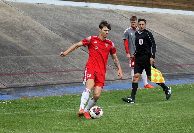 27. kolo FORTUNA divize A: SK Petřín Plzeň (červení) - ČLU Beroun 5:2.