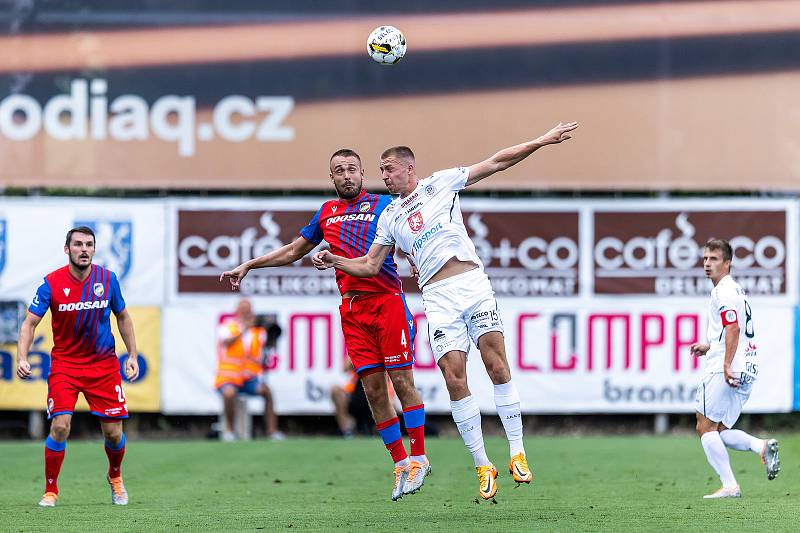 Hradec Králové - Viktoria Plzeň (červenomodrá) 1:2.