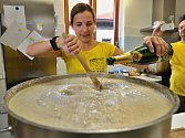 Největší marmeláda světa vznikla  v Srní, uvařila ji Blanka Milfaitová