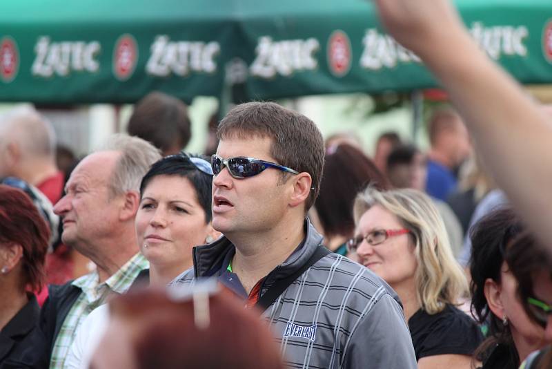 Na náměstí T.G.M. v Dobřanech se v sobotu konal pátý ročník Dobřanského Beerfestu.