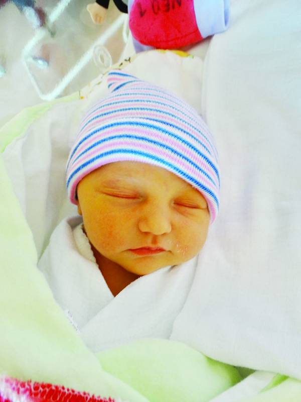 Eliška Kotvová se narodila 13. října v 11:50 mamince Kateřině a tatínkovi Lukášovi Němcovi z Rokycan. Po příchodu na svět v plzeňské FN vážila jejich prvorozená dcerka 2950 gramů a měřila 49 cm.