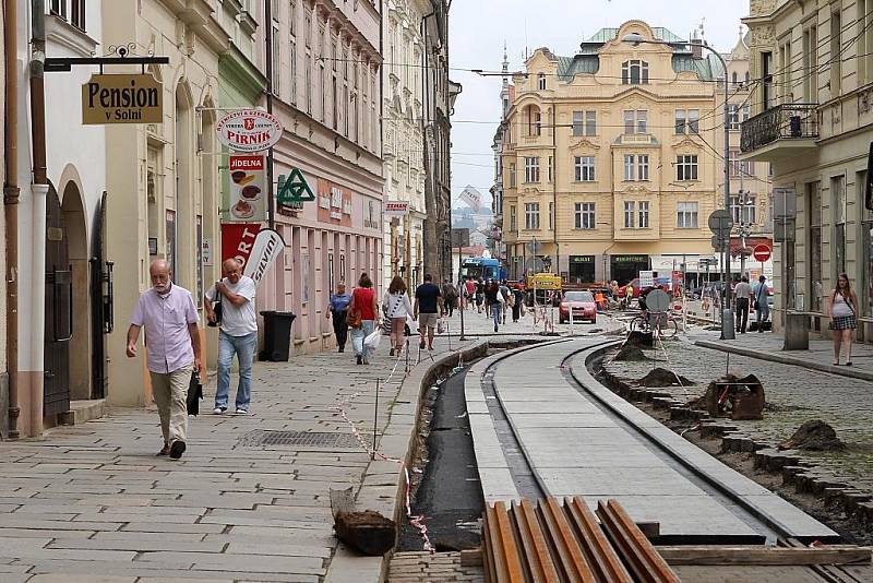 Rekonstrukce tramvajových kolejí na náměstí Republiky