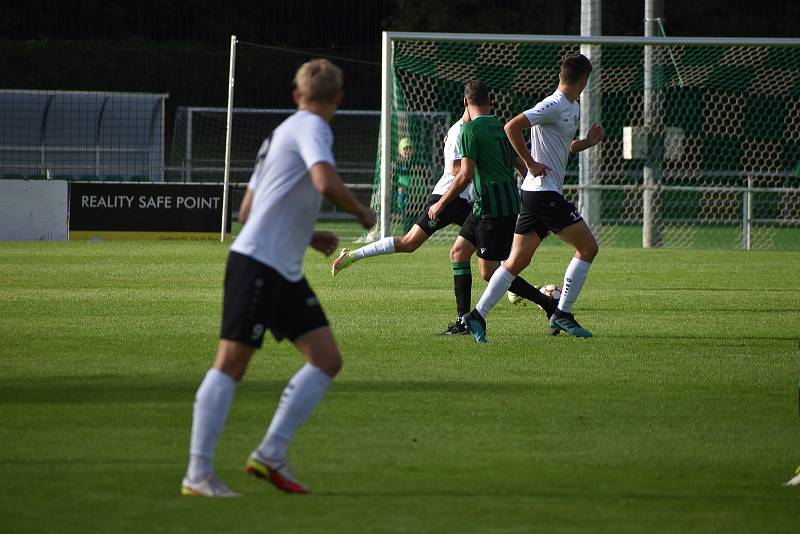 7. kolo FORTUNA divize A: FC Rokycany (na snímku fotbalisté v zelených dresech) - FK VIAGEM Příbram 3:1.