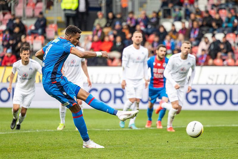 Fotbalisté Viktorie Plzeň zdolali zahájili nadstavbovou skupinu FORTUNA: LIGY o titul vítězstvím nad Slováckem 3:1. Dvěma góly k tomu přispěl francouzský útočník Jean-David Beauguel (na snímku).