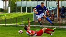 Fotbalisté SK Slavia Vejprnice (na archivním snímkuhráči v červeno-bílých dresech) porazili v 7. kole krajského přeboru soupeře z Baníku Stříbro 4:2.