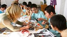Japonské děti v uměleckoprůmyslové škole Zámeček v Plzni