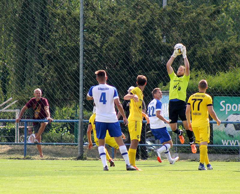 2. kolo FORTUNA ČFL, skupina A: FK Králův Dvůr - FK ROBSTAV Přeštice (hráči ve žlutých dresech) 4:1 (1:0).