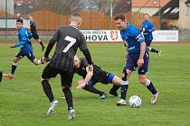 Krajský přebor, 21. kolo: FK Tachov (na snímku fotbalisté v modrých dresech) - FK Okula Nýrsko (černí) 3:1.