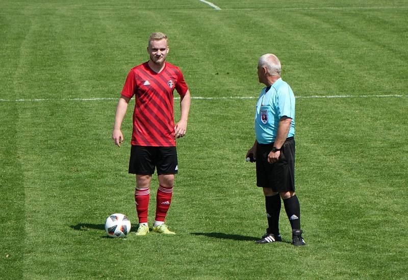 21. kolo I. B třídy, skupina B: TJ Přeštice B (žlutí) - TJ Dobřany 3:0.