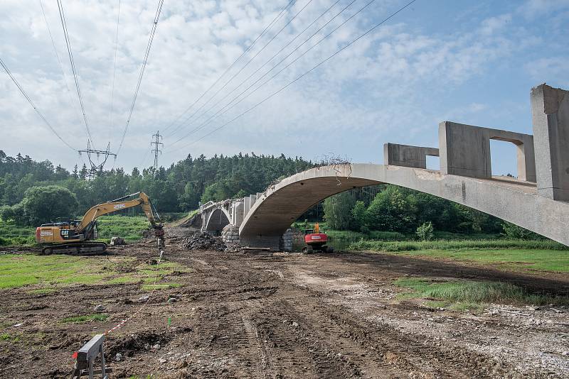 Rekonstrukce Dolanského mostu.