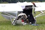 Nehoda po nouzovém přistání malého sportovního letadla na louce v obci Lhůta u Tymákova. Pilot byl se středně těžkými zraněními převezen do nemocnice.