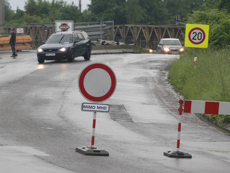 Povodeň v Plzni uzavřela pontonový most v Jateční ulici