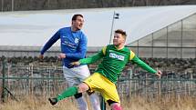 Fotbalisté SK Rapid Plzeň (na archivním snímku hráči v modrých dresech) porazili o víkendu soupeře z Tlumačova (zelení) 3:1.