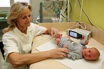 Screening vrozených srdečních vad u novorozenců.