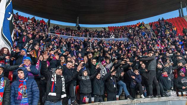 Fotbalisté Viktorie prokletí slávistického stadionu v Edenu neprolomili, v sobotu tam prohráli 1:2.