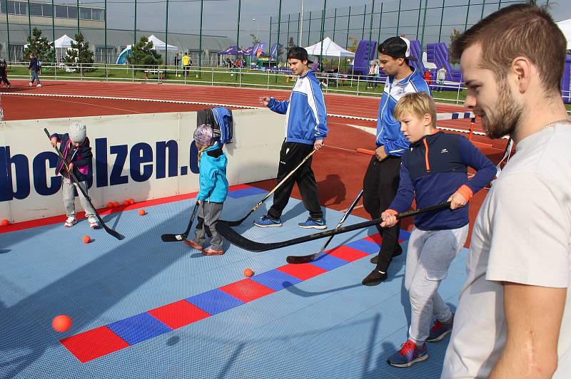 Festival Sporťáček na Atletickém stadionu města Plzně.