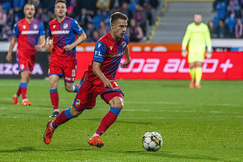 Záložník Adam Vlkanova se stal po příchodu z Hradce Králové oporou plzeňské Viktorie, ale první ligový gól za ní vstřelil až ve středu Zbrojovce Brno.