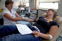 Univerzitní upír je akcí, kterou se  FN Plzeň snaží získat nové dárce krve mezi studenty