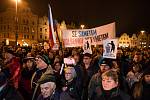 Lidé protestovali proti Ondráčkovi, na náměstí Republiky podepisovali petici