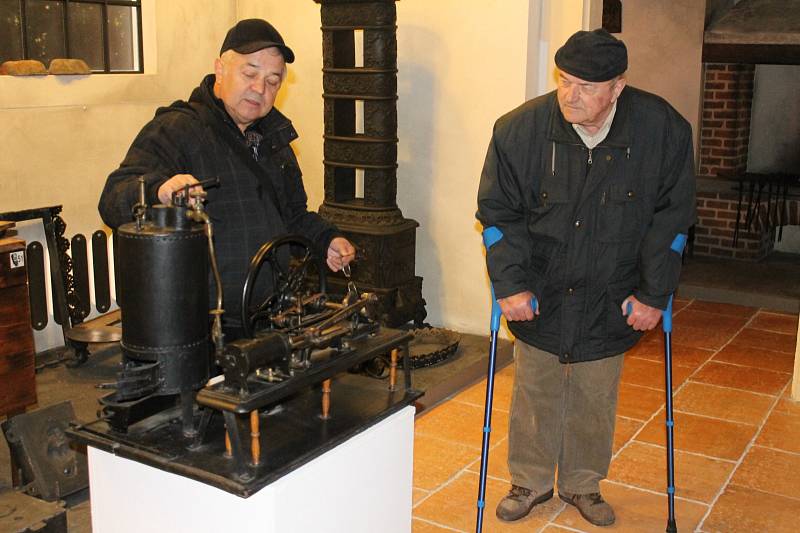 Výstava Stroje a strojky.