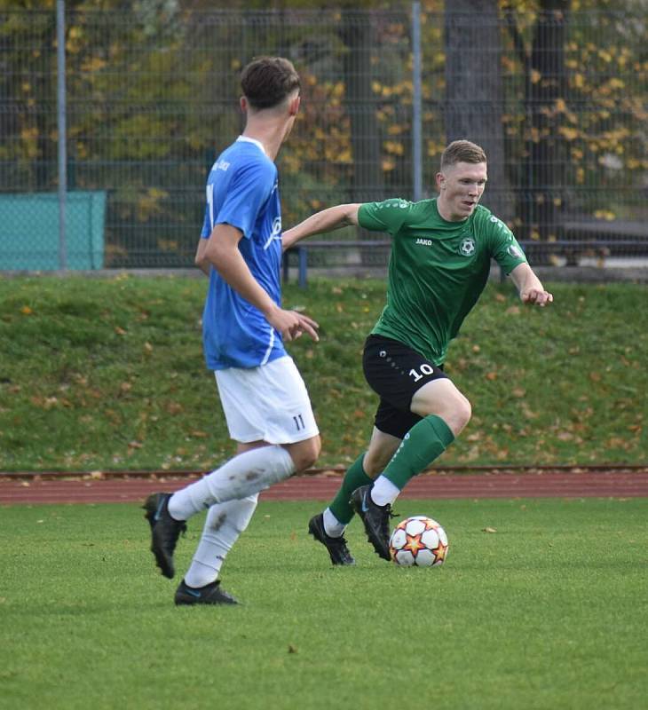 11. kolo FORTUNA divize A: TJ Jiskra Domažlice B (na snímku fotbalisté v modrých dresech) - FK VIAGEM Příbram B 2:5 (1:2).